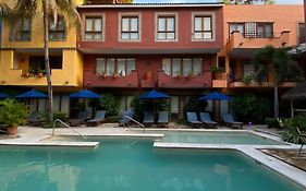 Casa Loteria -Pueblito Sayulita- Colorful, Family And Relax Experience With Private Parking And Pool